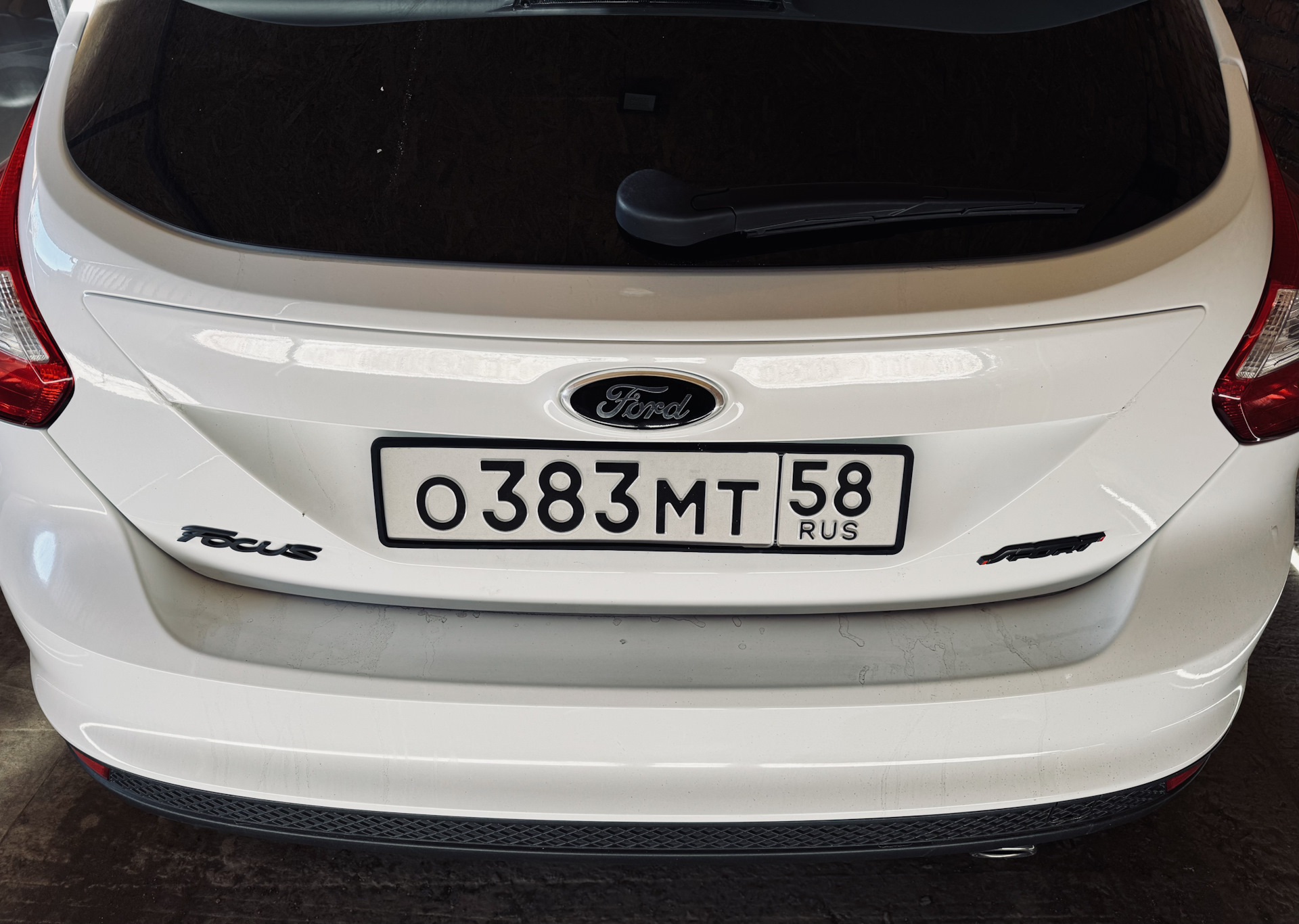 RCS рамки госномера — Ford Focus Hatchback III, 2 л, 2013 года ...