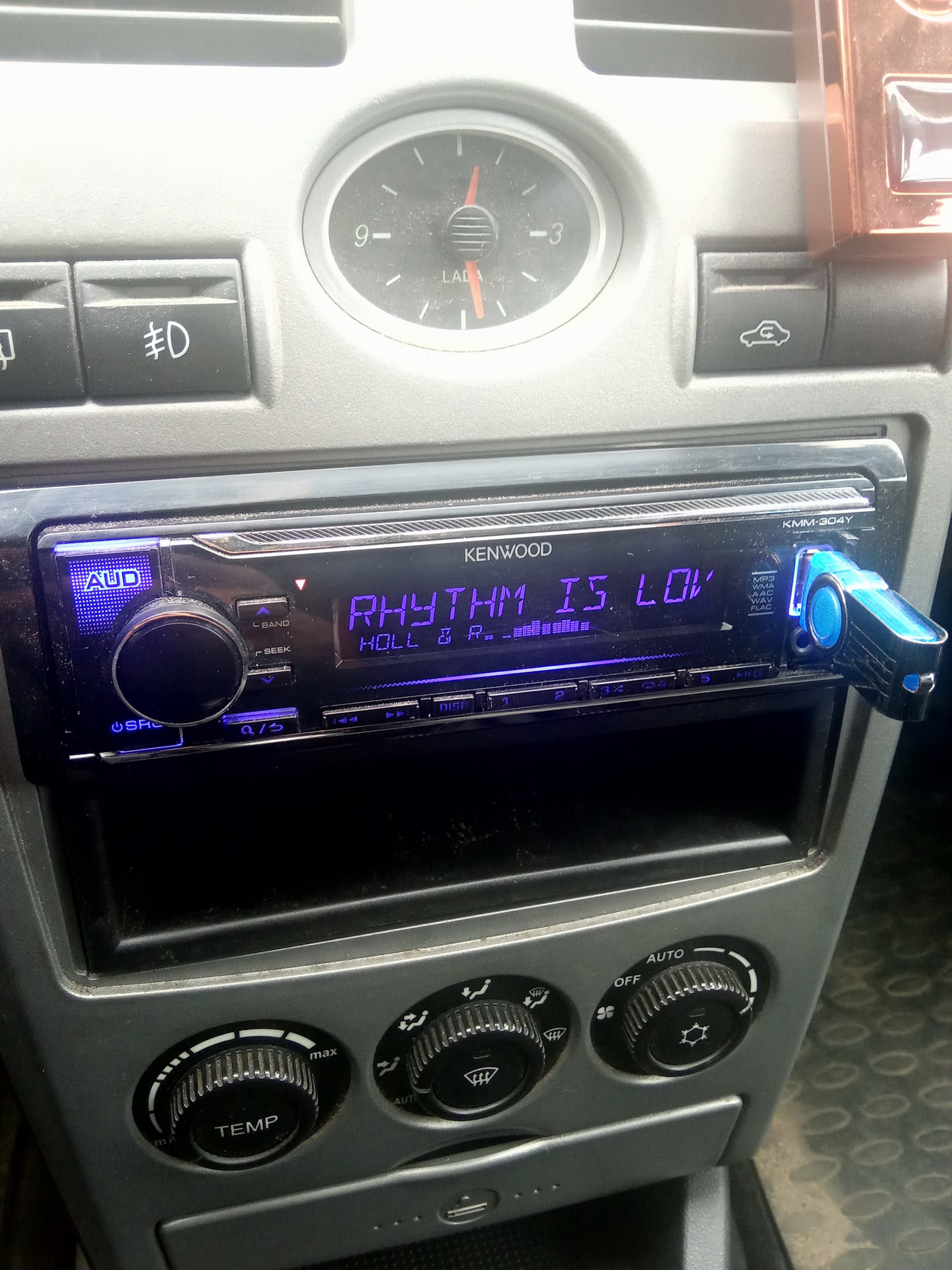KENWOOD KMM-304Y | 1DIN магнитола в Приору — Lada Приора хэтчбек, 1,6 л ...