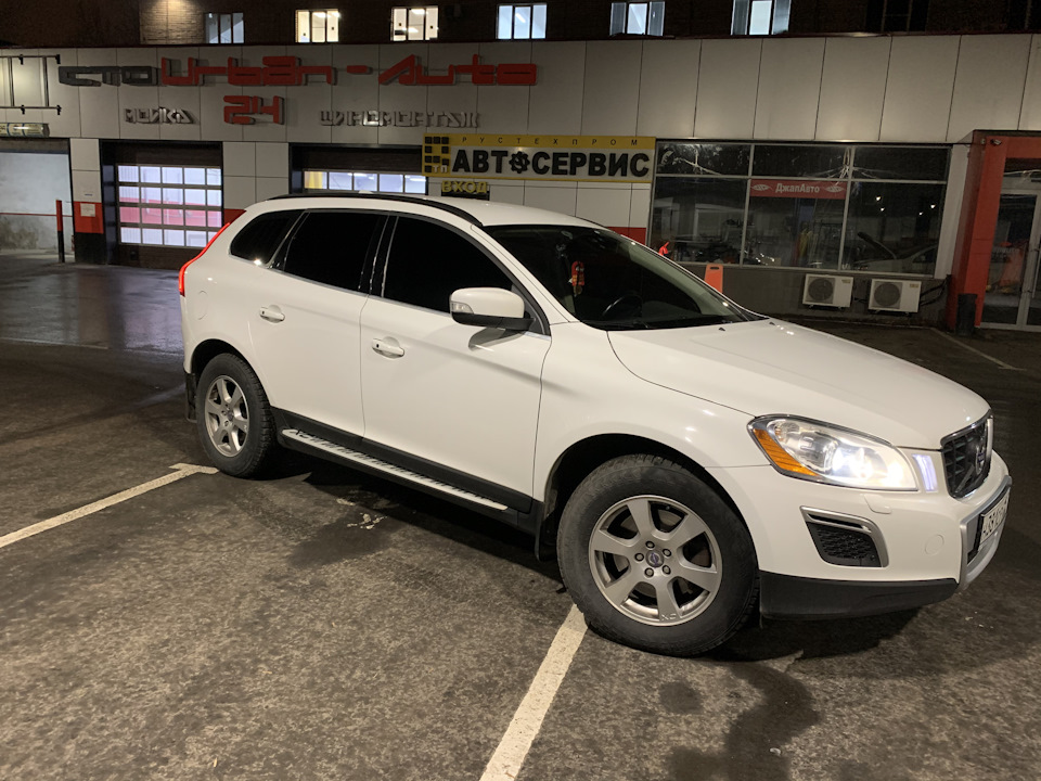 Вольво икс си. Тонированная Вольво Икс си 60. Volvo xc60 2012. Вольво хс60 тонированная. Volvo xc60 тонировка.