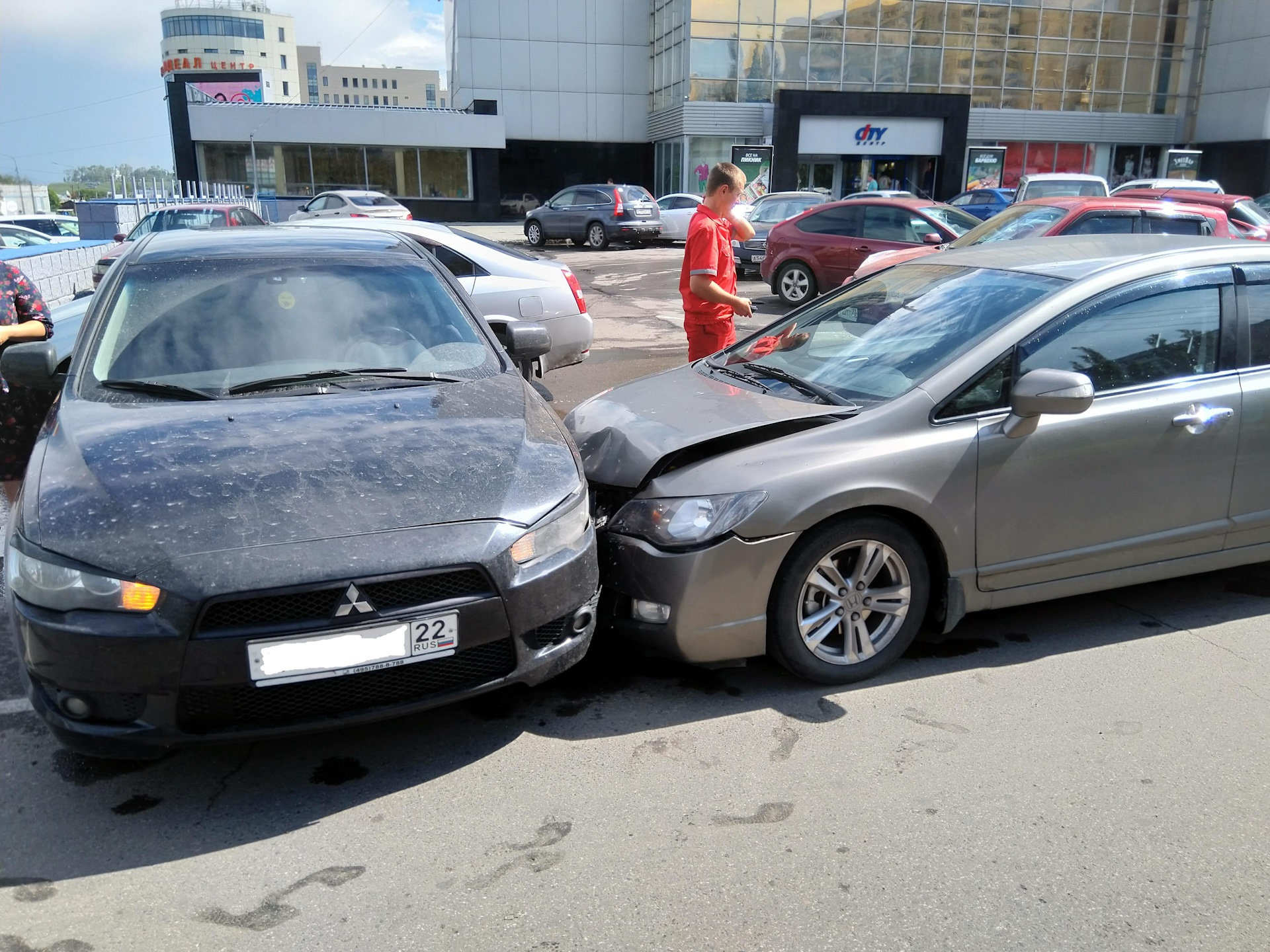 Лансер против. Lancer 10 vs Civic 8. Civic 4 d с прицепом. Хонда Сивик 2007 против Лансер 10. Камри 2.4 против Цивик 1.8.