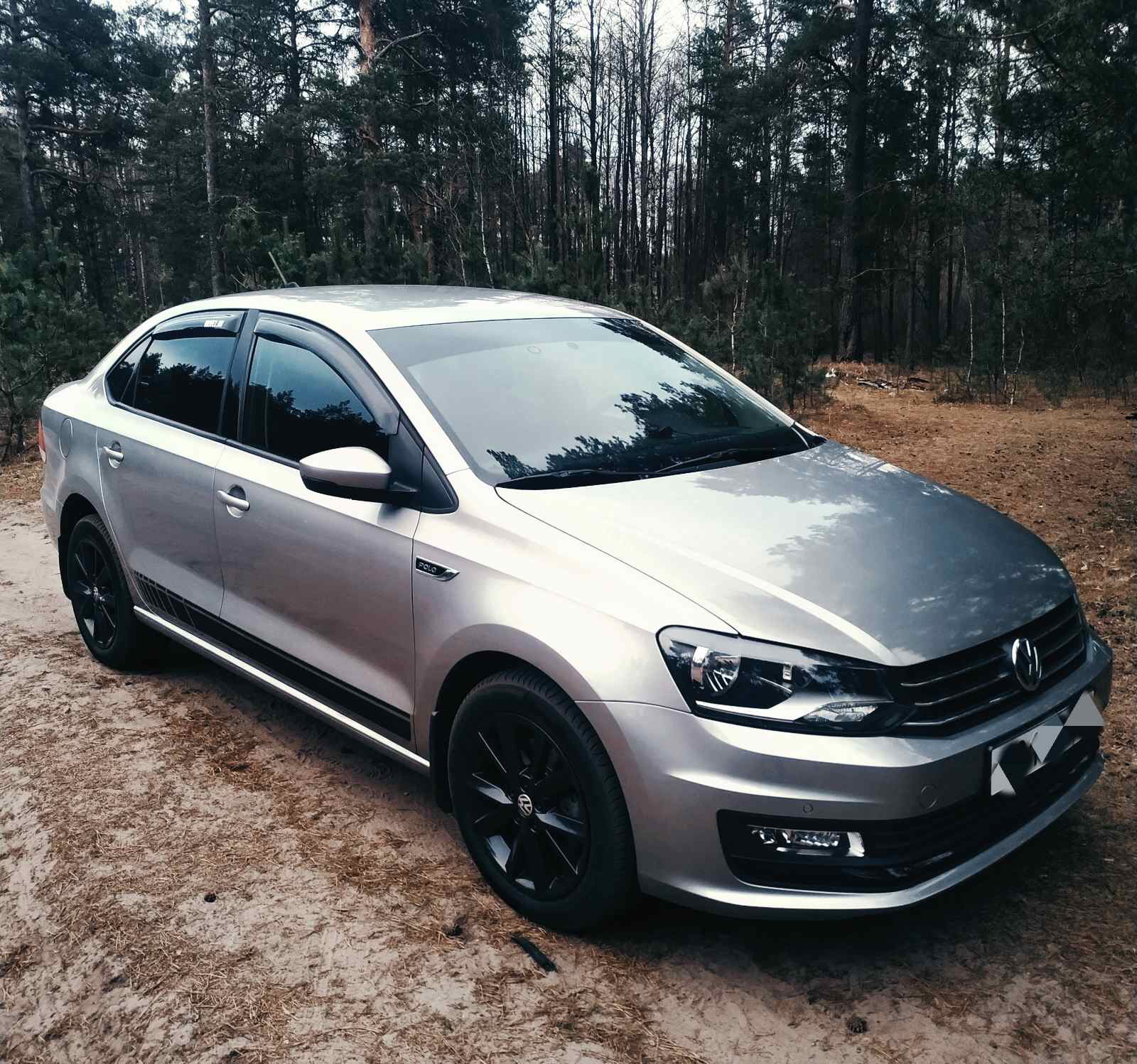 Диски, шины и полоску на борт мне) — Volkswagen Polo Sedan, 1,4 л, 2018  года | колёсные диски | DRIVE2