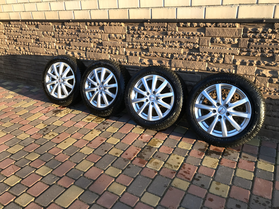 Колеса лета. Passat b7 колеса r17. Passat b7 диски r17. Диски для VW Passat b7 r16. Диски VW Passat b7 r17.