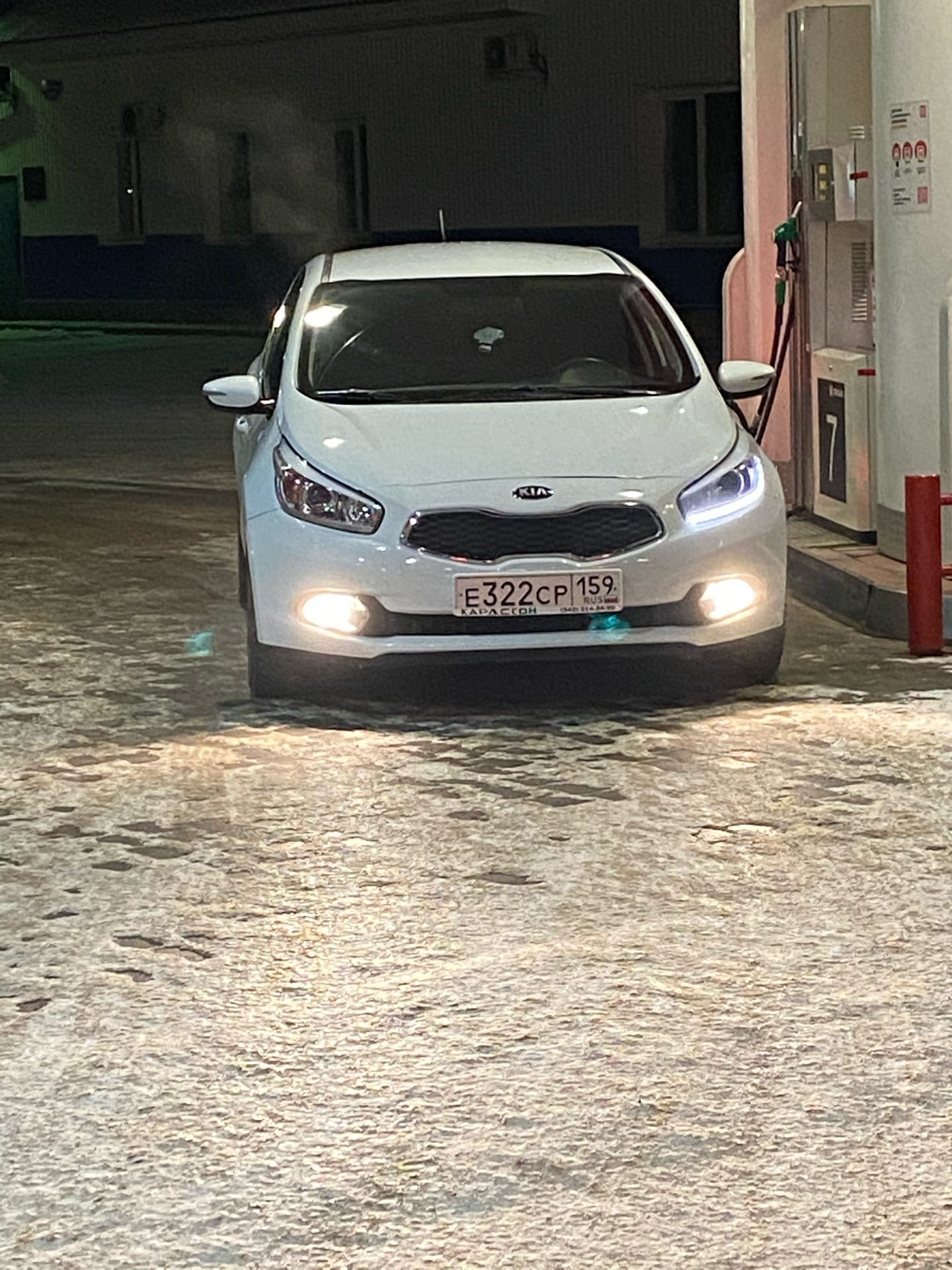 Kia ceed не горят передние габариты