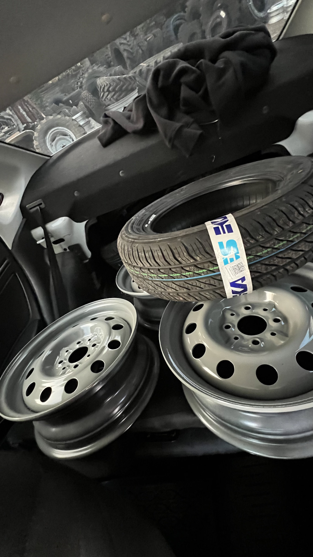 Сезон заканчивается, а я резину летнюю покупаю — Lada 2115, 1,5 л, 2009 ...