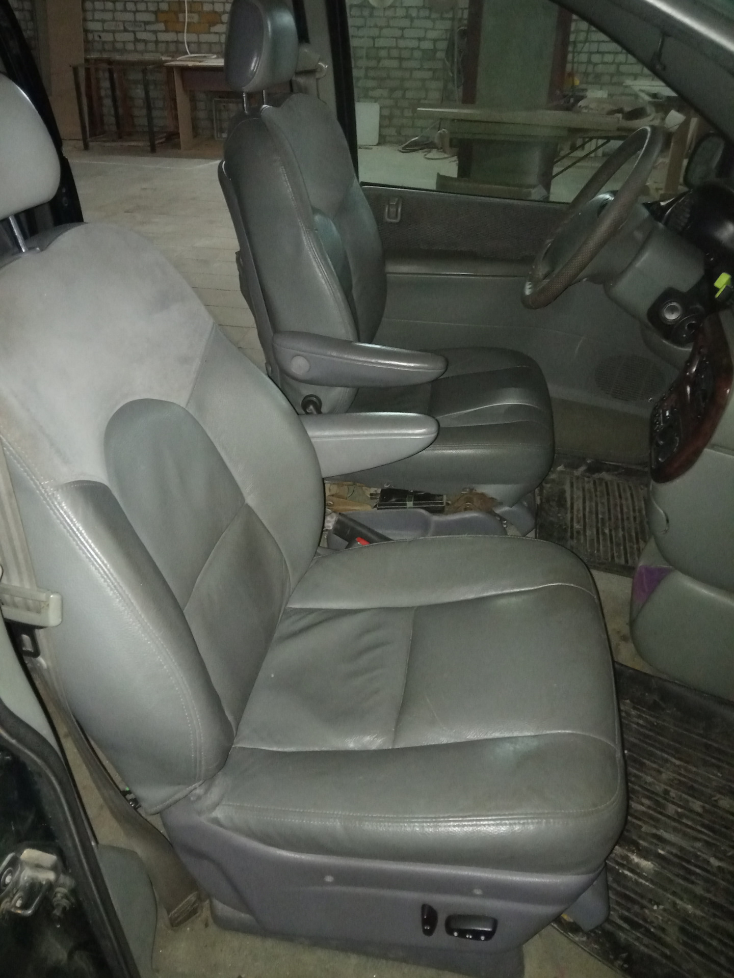 Замена кожи на сиденьях — Dodge Grand Caravan (3G), 3 л, 1997 года ...