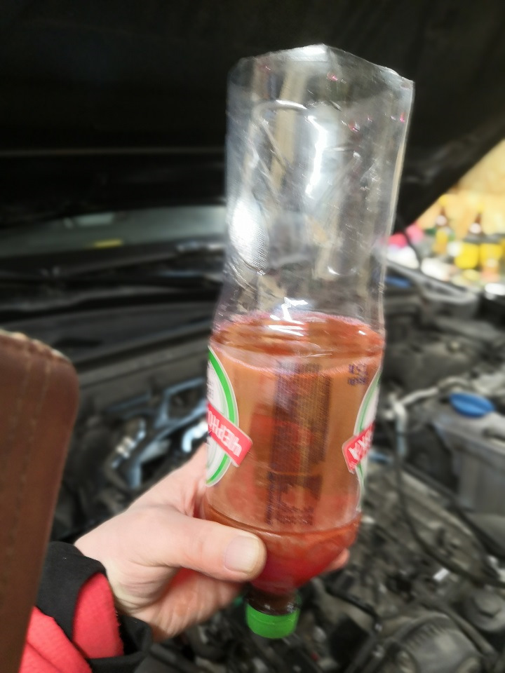 Замена датчика температуры охлаждающей жидкости G62 — Audi Q5 (1G), 2 л ...