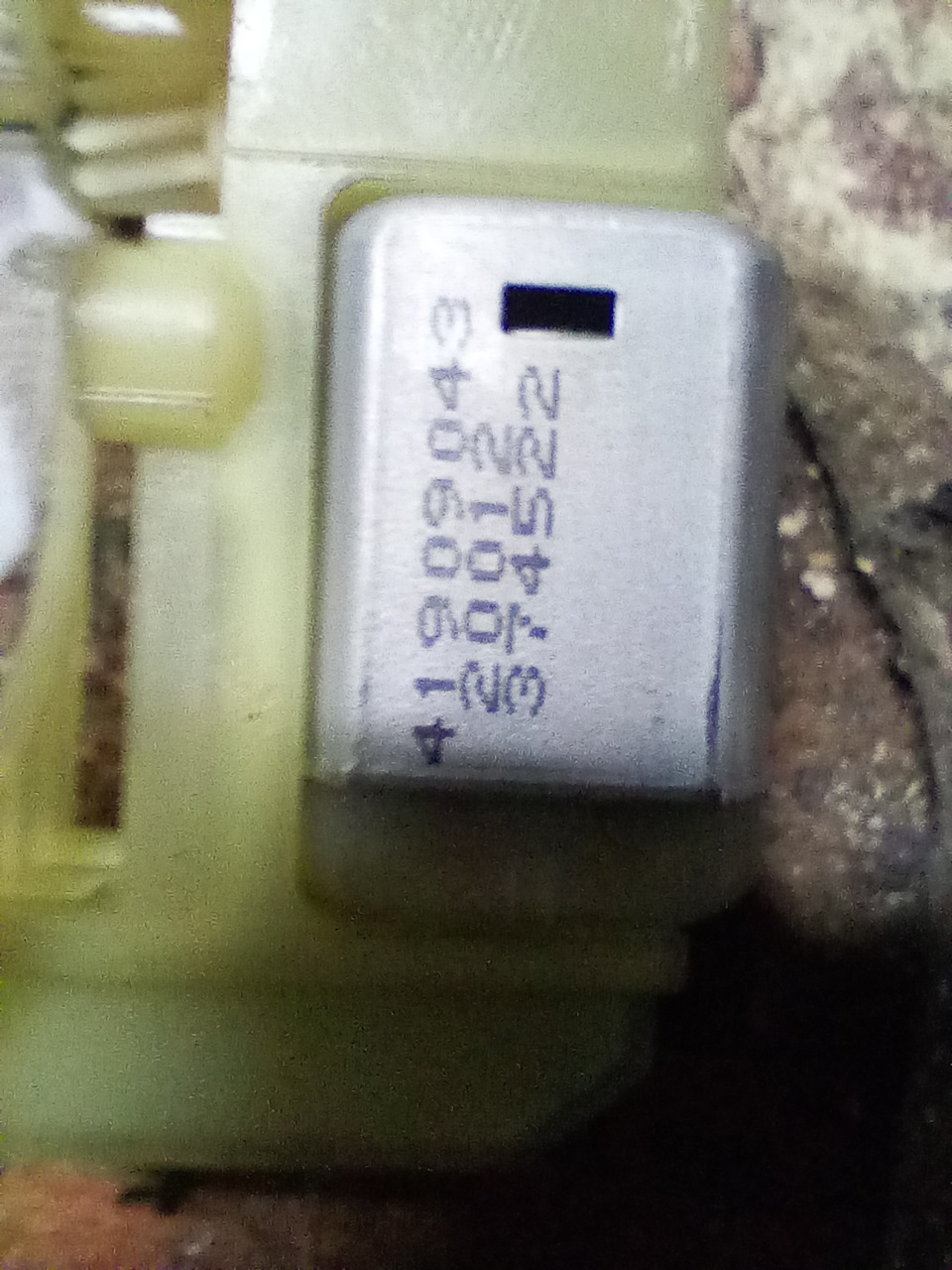 ЦЗ и Замок водительской двери — Toyota Avensis I, 1,6 л, 1999 года ...