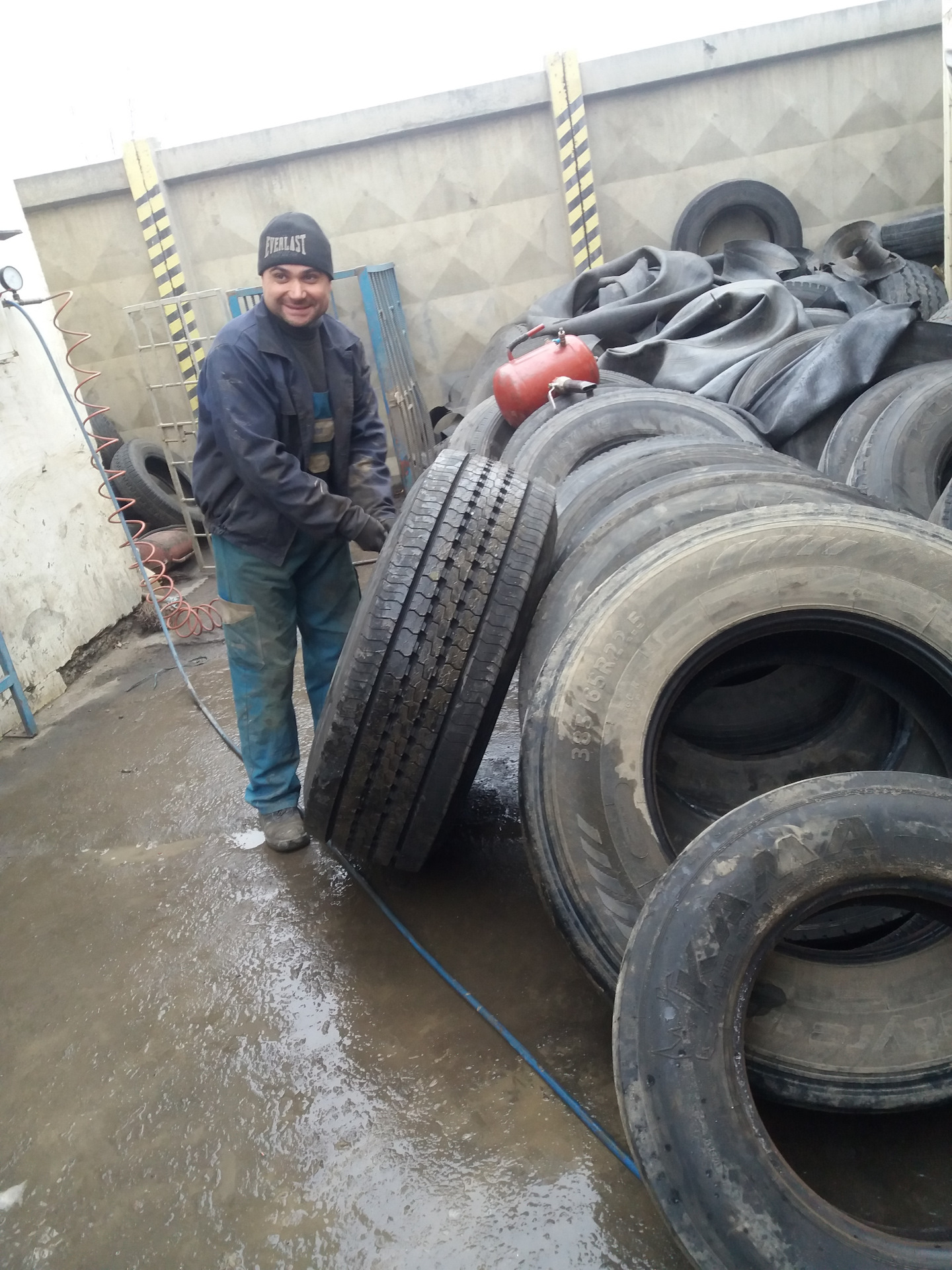 Новая резина на передок — RENAULT MAGNUM RENAULT MAGNUM, 9,9 л, 2003 ...