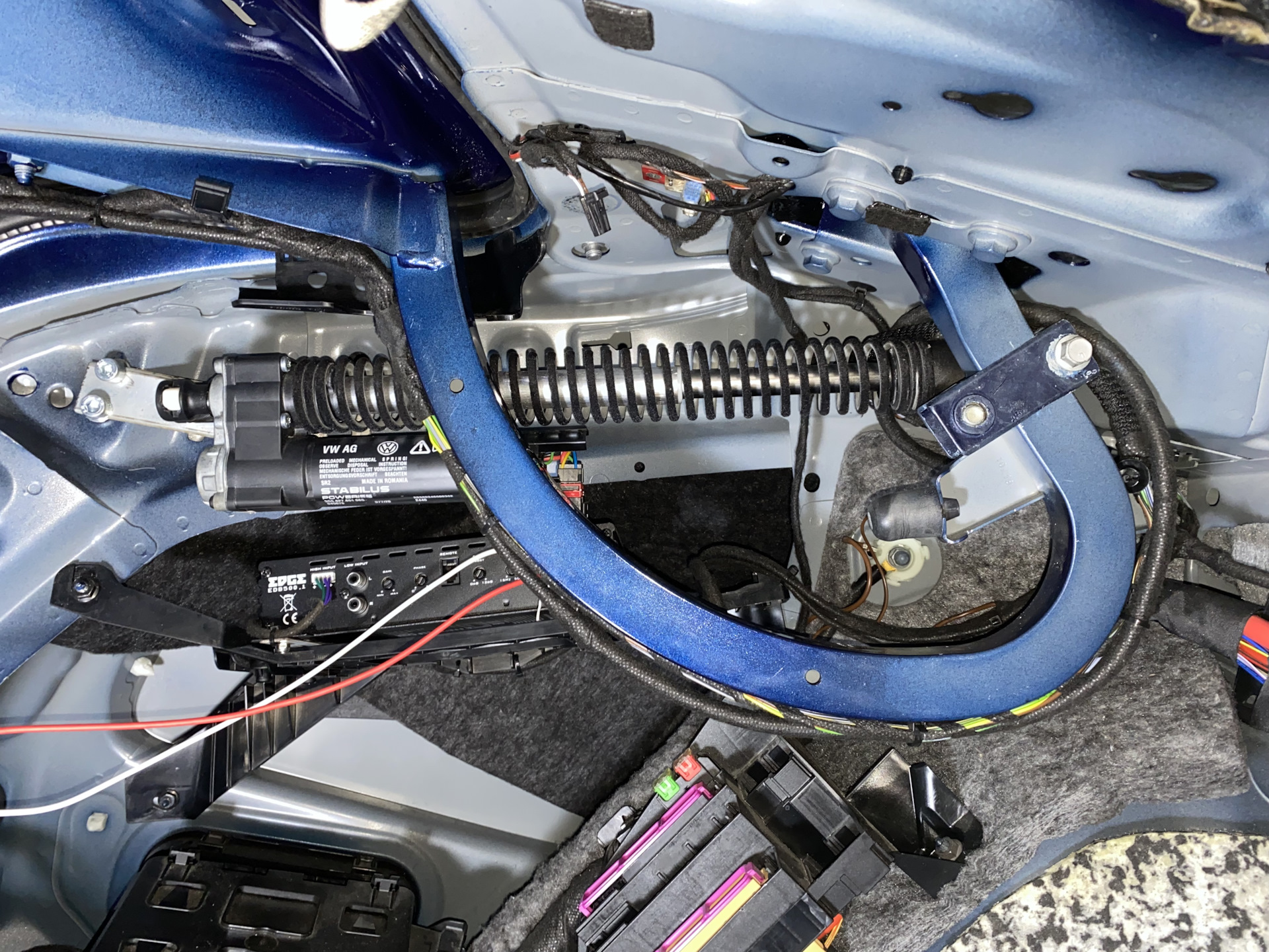 Электробагажник на Audi A4 B9. (электропривод багажника) — Audi A4 (B9 ...