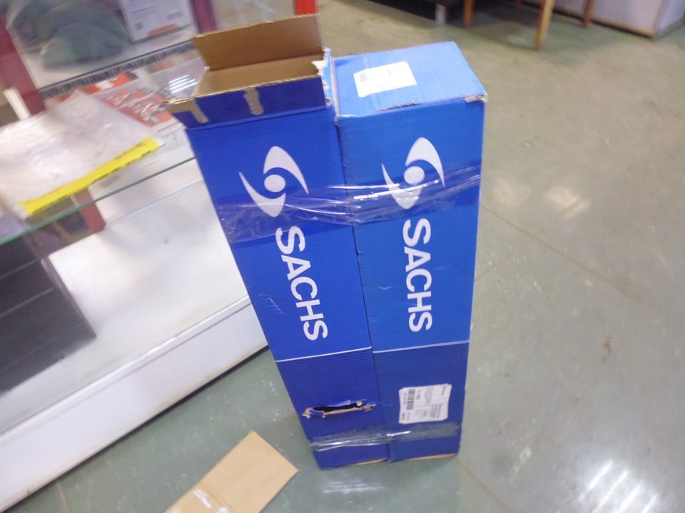 Замена задних стоек и опор — Volkswagen Passat B5, 2,8 л., 2002 года ...