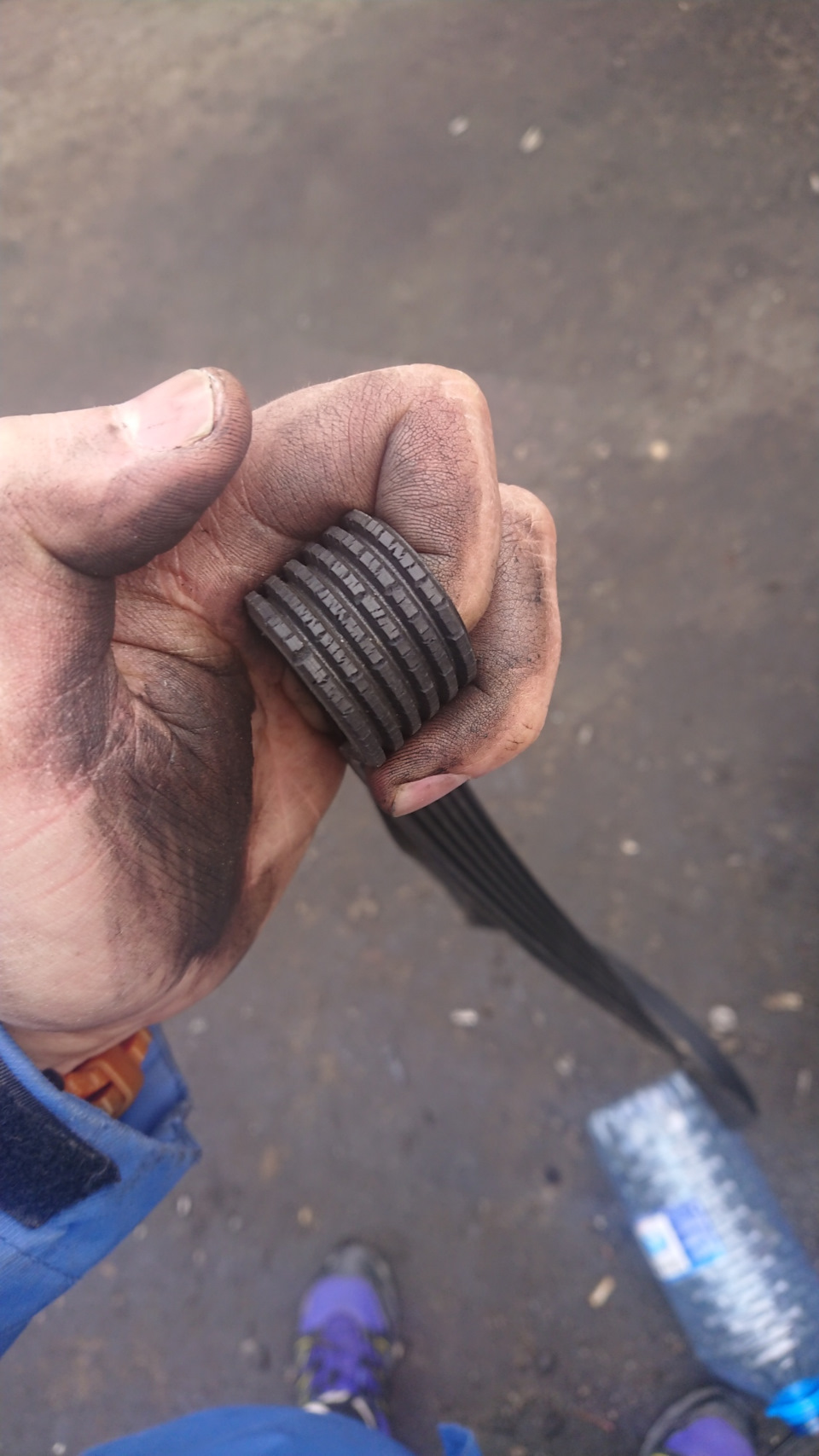 Старый ремень — Mercedes-Benz C-Class (W203)