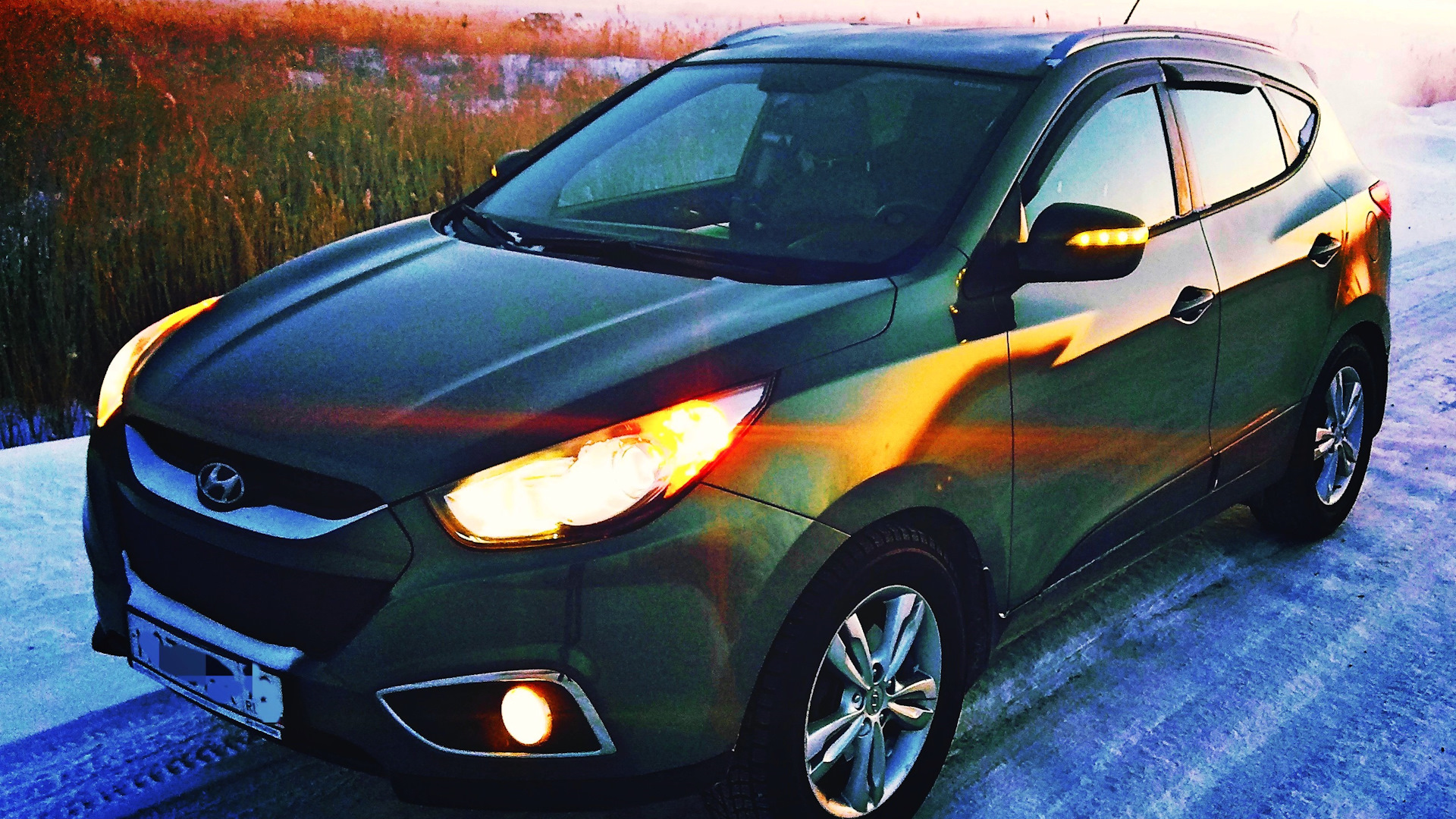 Hyundai ix35 свет. Hyundai ix35 2010. Hyundai ix35 2011. Коричневый 35 2015 года. Лампочки hyundai ix35.