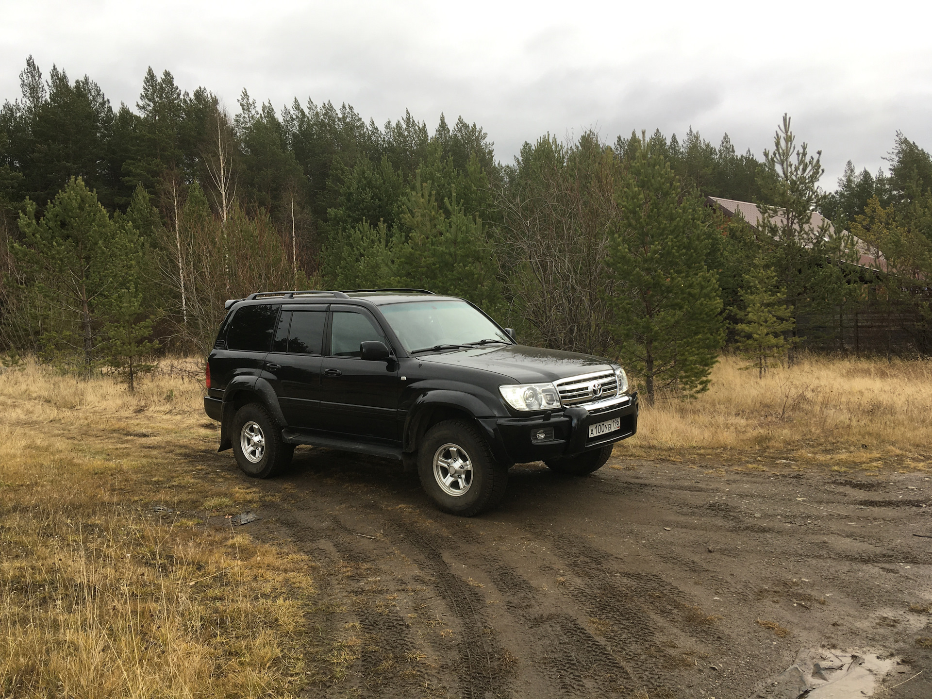 Toyota Land Cruiser 100 Black Edition