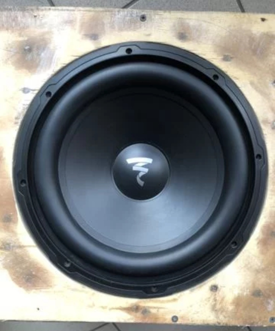 Focal rsb 300 короб