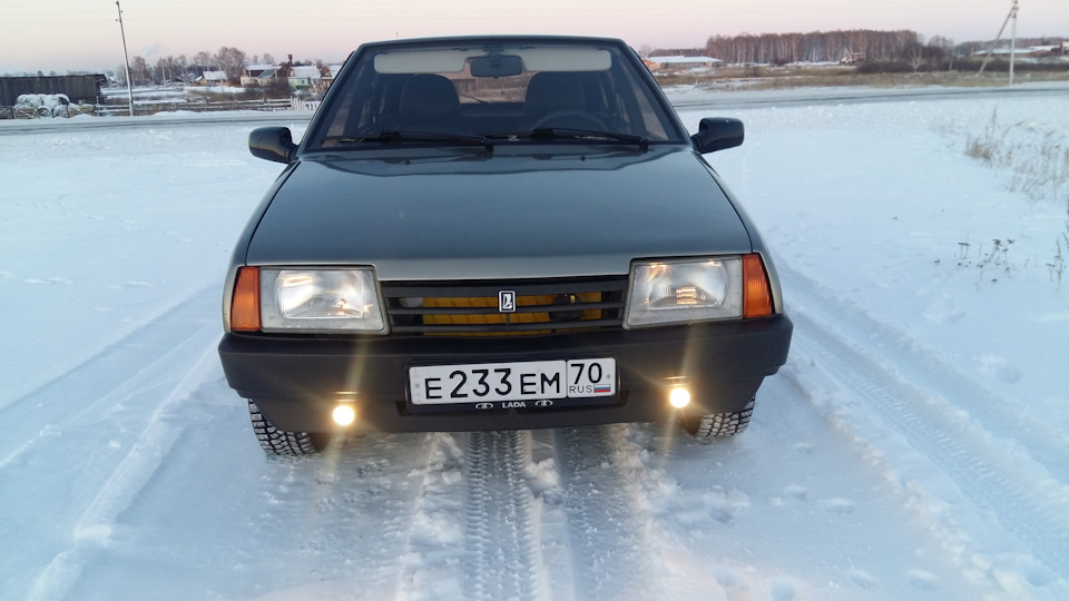 5 — Lada 21093