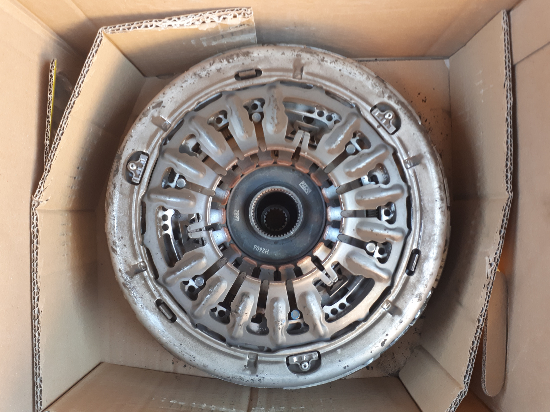 Замена сцепления PowerShift — Ford Focus III Hatchback, 1,6 л, 2014 ...