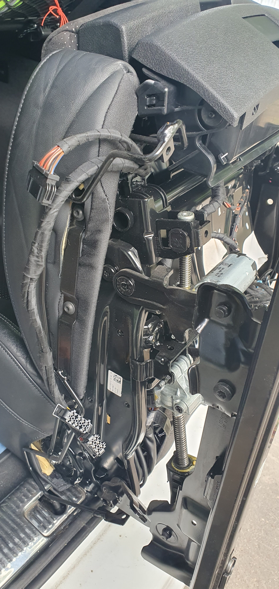 старый жгут — Audi Q5 (1G)