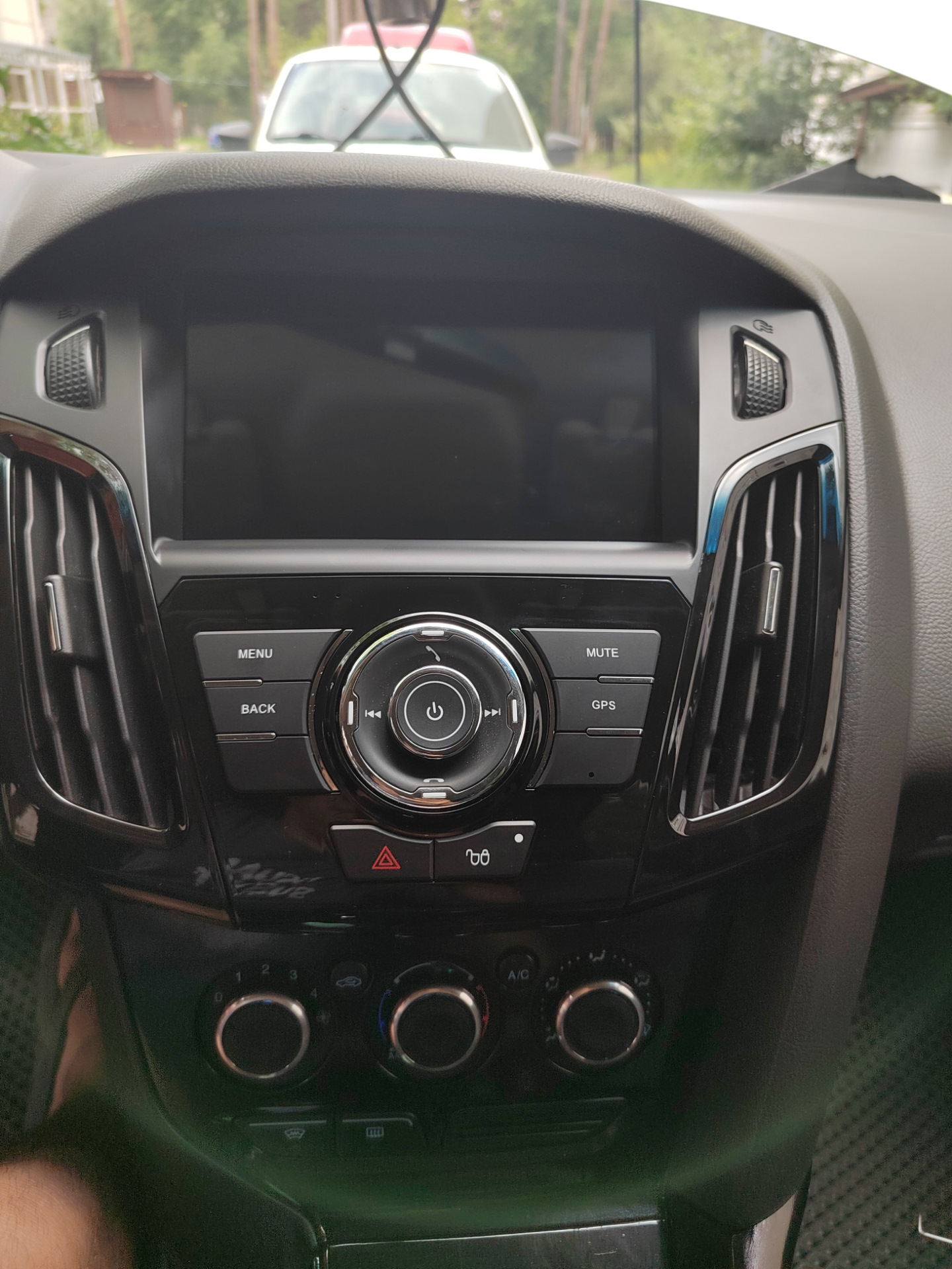 Тесла стайл форд фокус 3. Фокус 3 хэтчбек магнитола. Штатная магнитола форд фокус 3. Фокус 3 хэтчбек магнитола. Фокус 3 магнитола андроид.