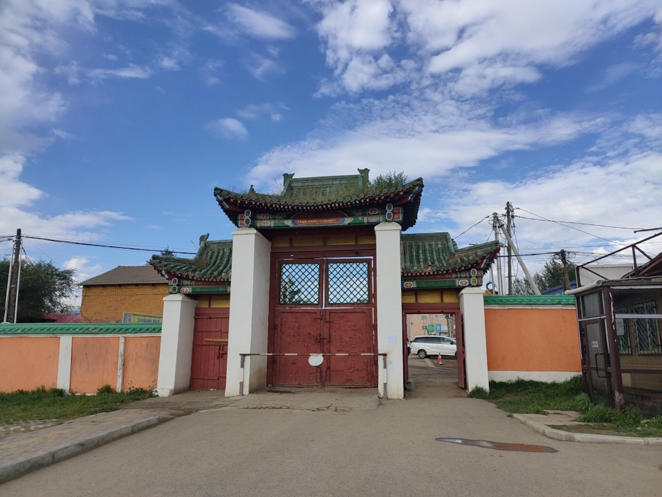 Ворота в монастырь с обратной стороны — Subaru Impreza (GD/GG)