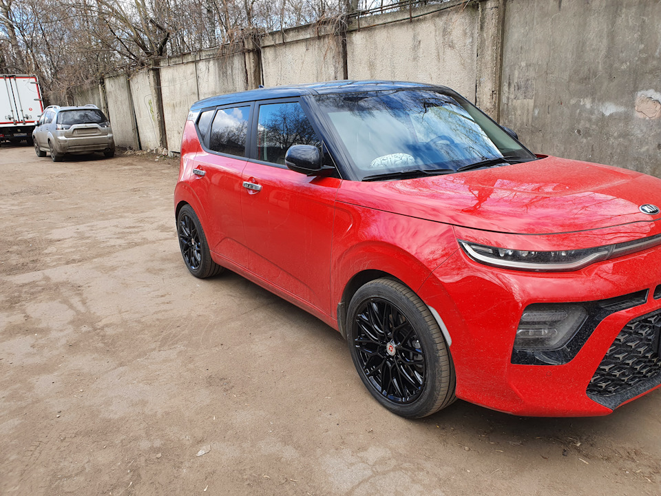 Kia Soul 1 Black with Red