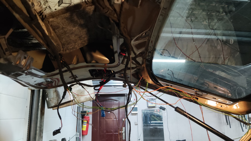 Электропривод багажника (временно) — Volkswagen Touareg (2G), 3,6 л ...