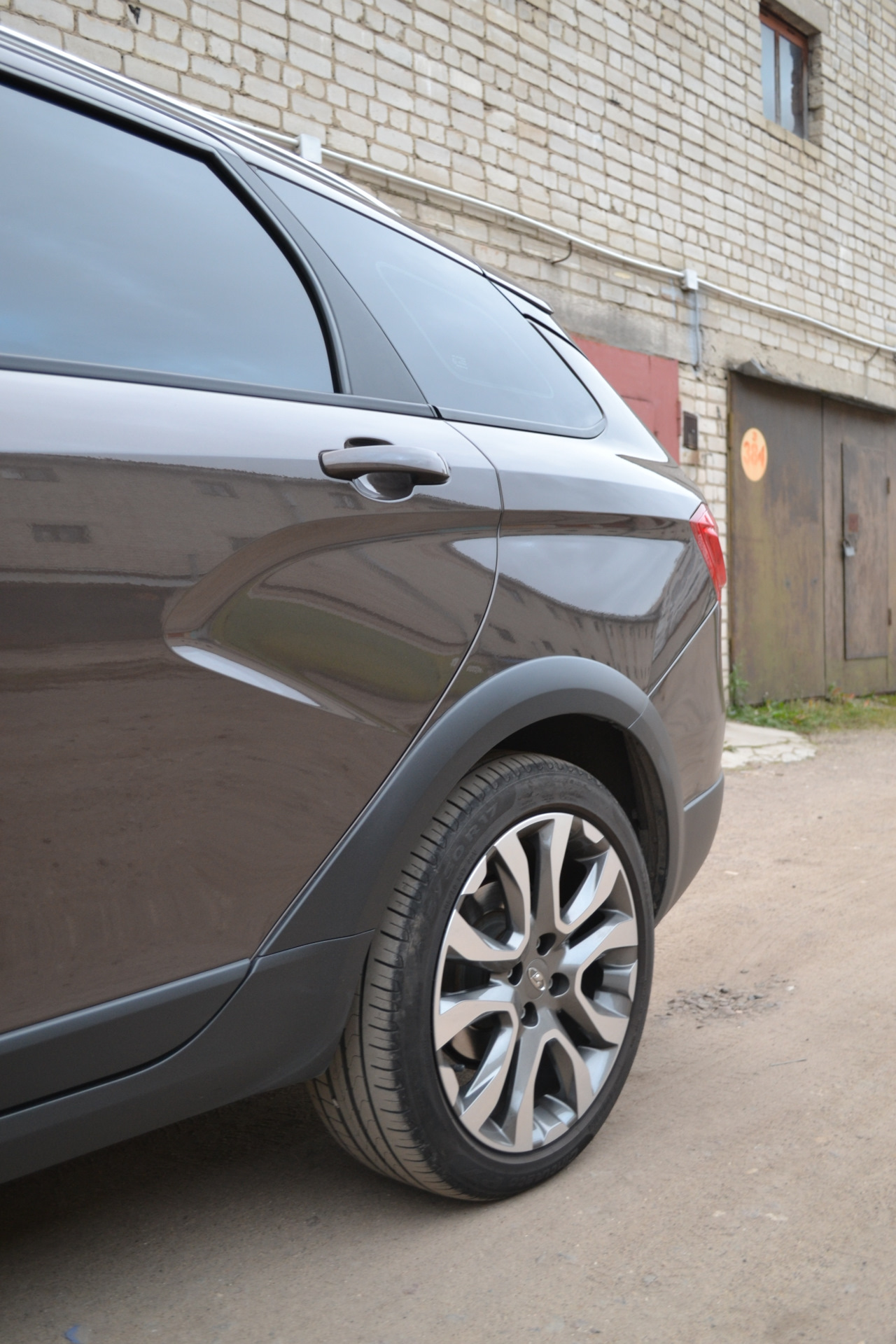 Колпак на диск XRAY Cross R17 — Lada Vesta SW Cross (1G), 1,6 л, 2019 ...