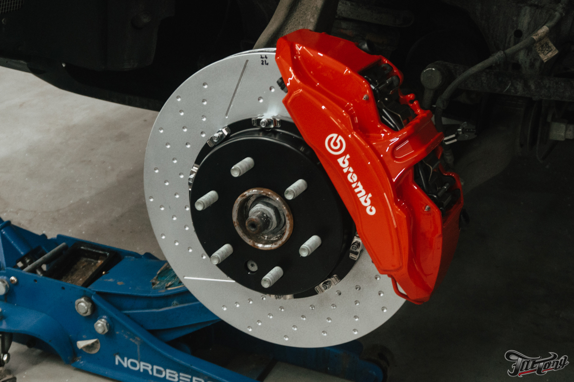 Брембо на камри. Тормозная система brembo tlc 300. тормозная система брембо на камри. тормоза брембо на гольф 6. усиленная тормозная система для внедорожников.
