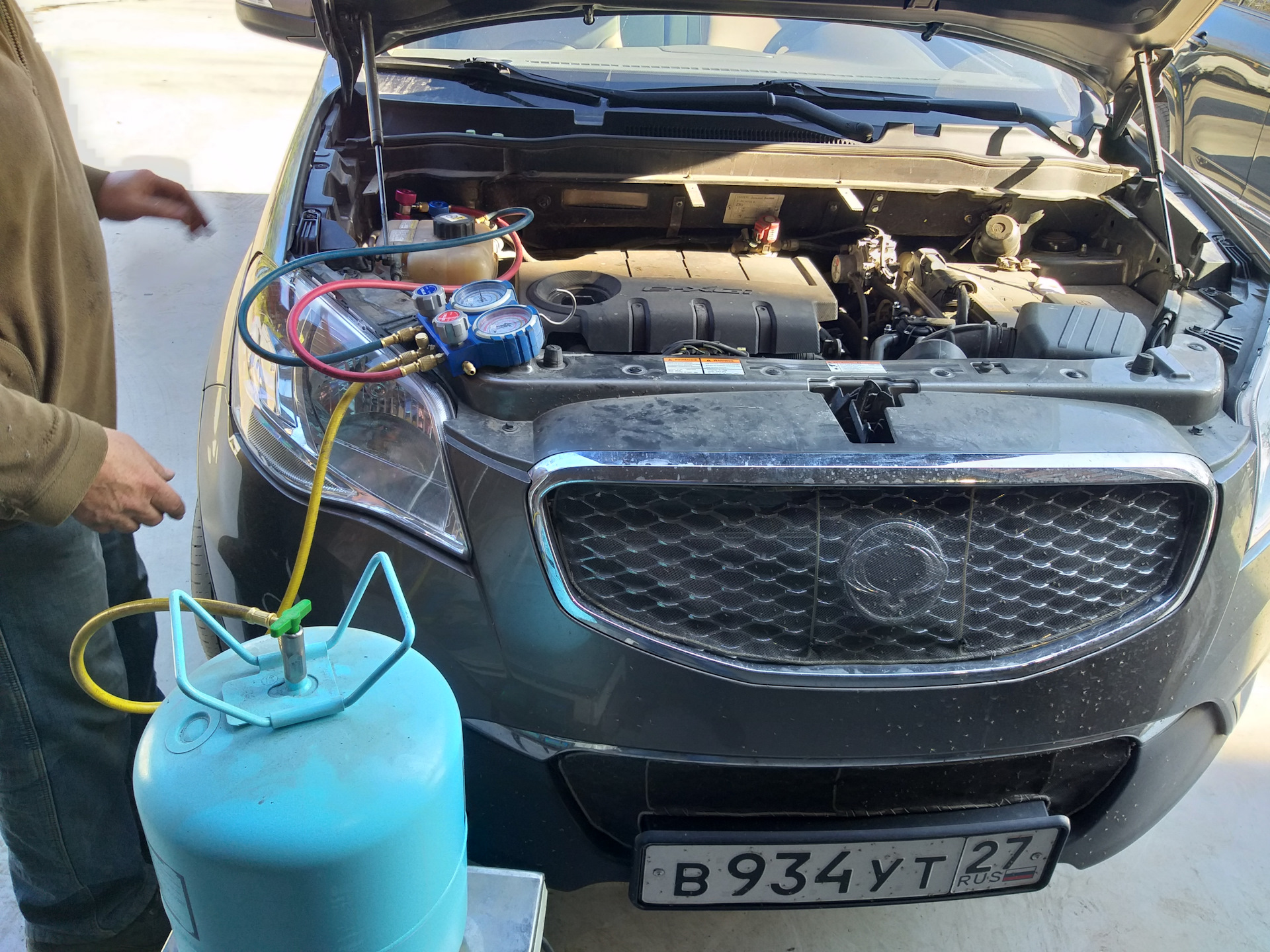 Кондиционер ssangyong. Система кондиционирования SSANGYONG Actyon New. Заправка кондиционера в автомобиле. SSANGYONG Actyon кондиционер. Утечка фреона автокондиционера.