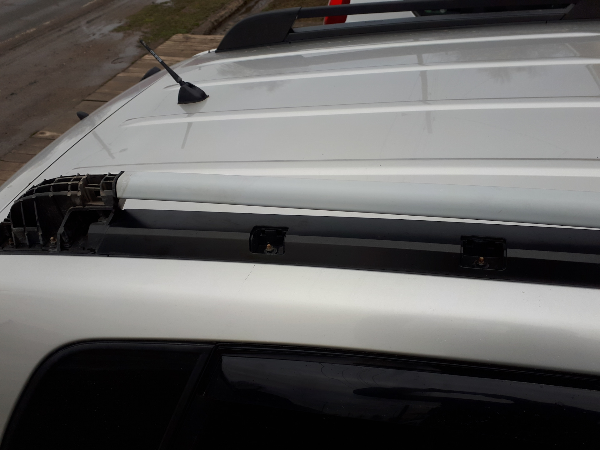 Поперечины туксон 2004. Багажник на крышу hyundai tucson 2008. Багажник на крышу хендай туксон 2008. Рейлинги туксон 2004 года. Рейлинги туксон.