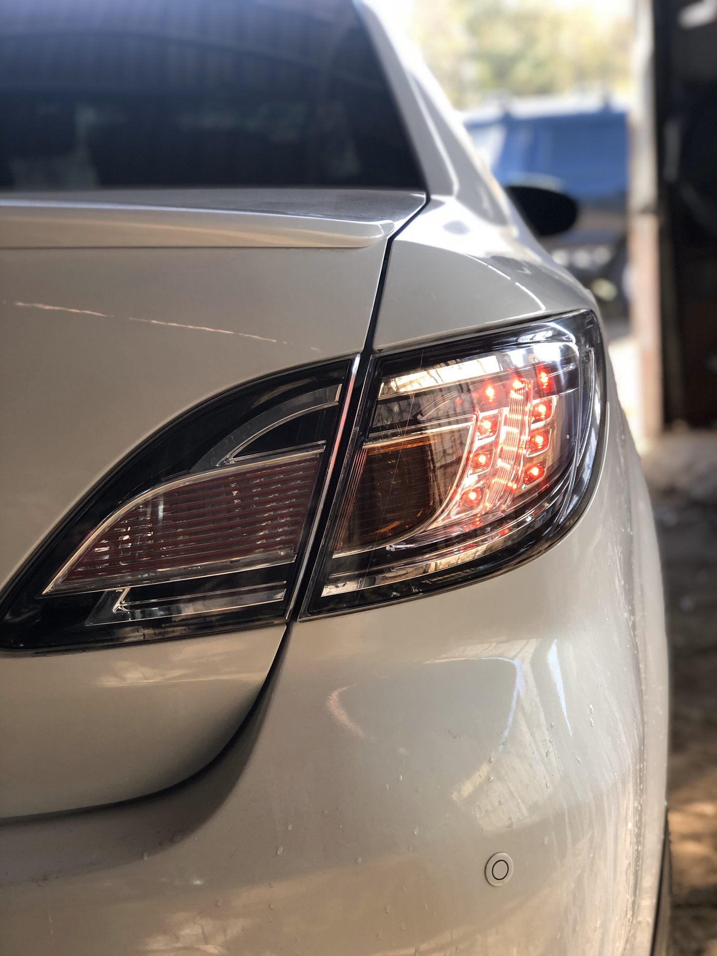 Как снять заднюю фару ниссан санни - 80 фото