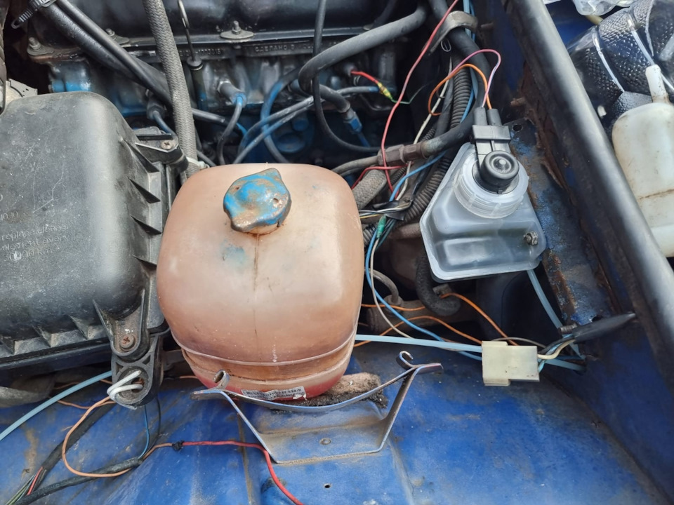 2️⃣- Бачок тормозной жидкости от нивы 21214 — LADA 21070, 1,6 л., 1999 ...