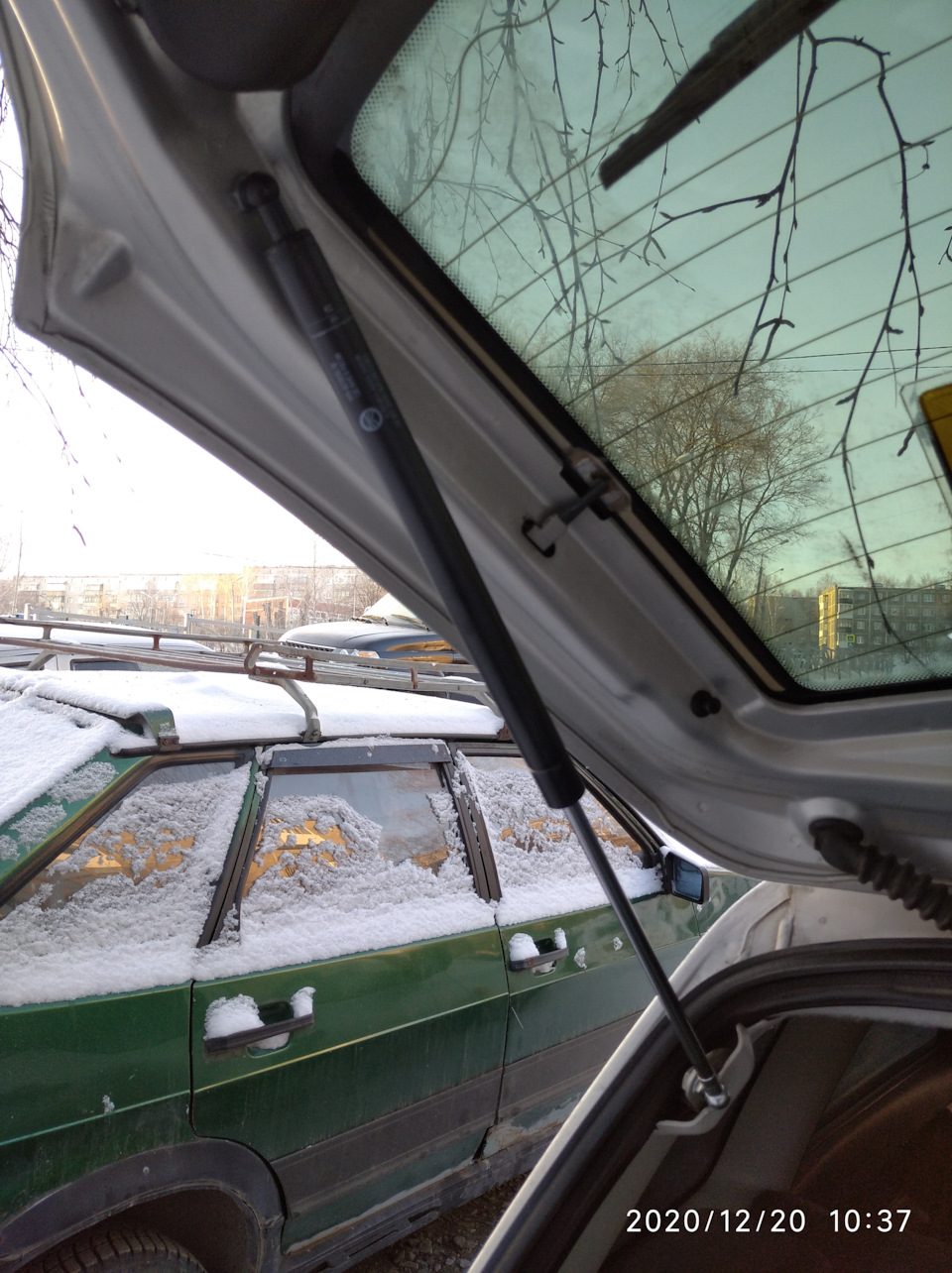 Газовые упоры багажника — Lada Калина Универсал (2G), 1,6 л, 2013 года ...
