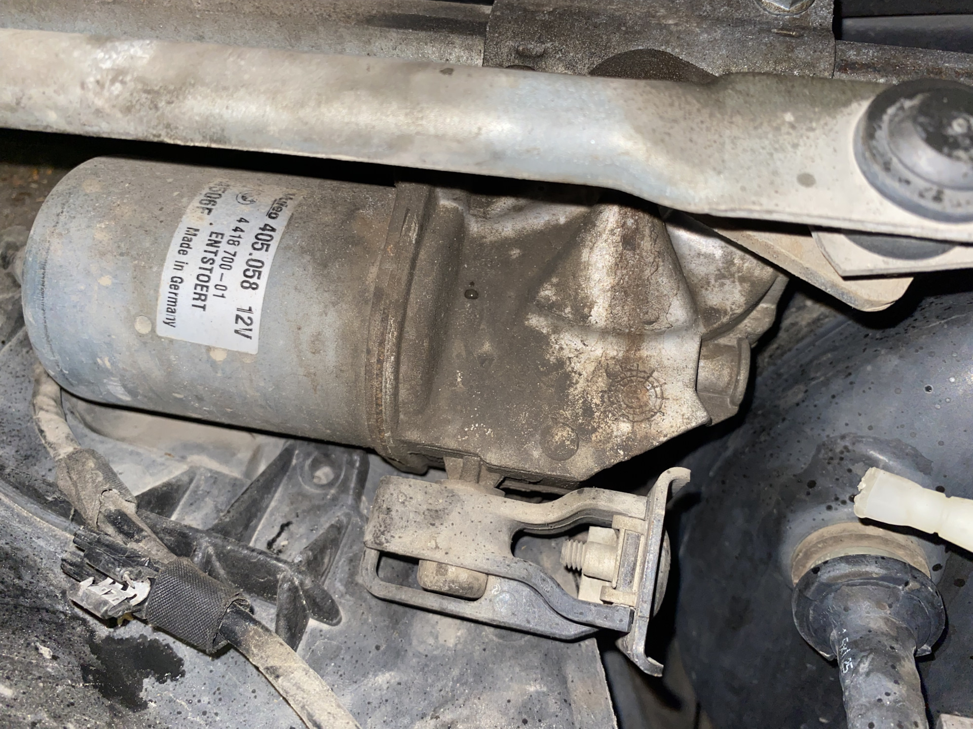 Снятие/разбор трапеции дворников е70 — BMW X5 (E70), 3 л, 2007 года ...