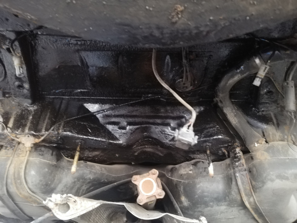 Замена тормозной жидкости + прокачка тормозной системы — Toyota Pixis ...