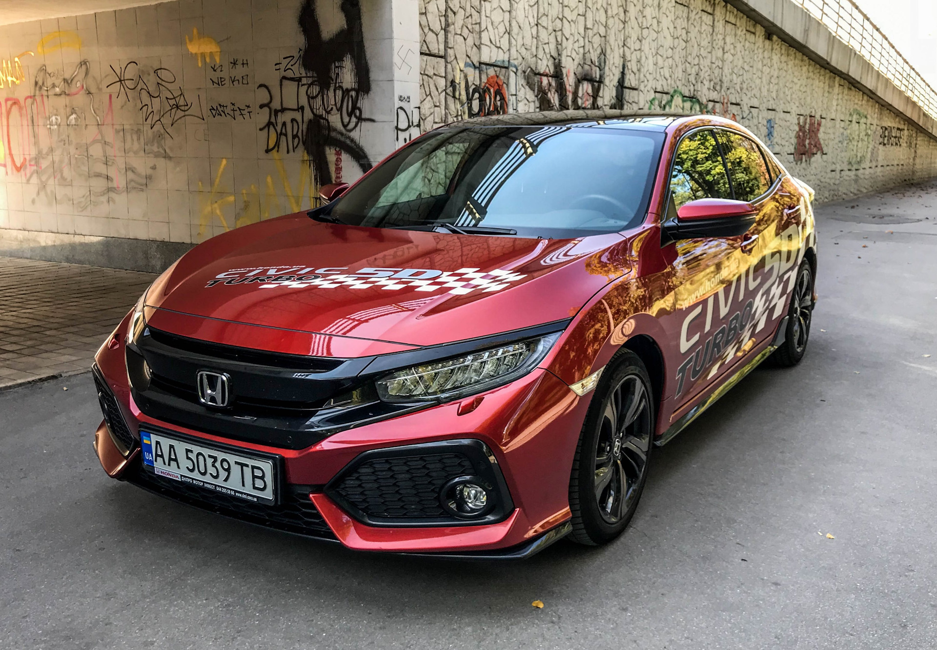 Civic теперь Turbo: тест-драйв нового хэтчбека Honda — «Тест-драйвы» на  DRIVE2