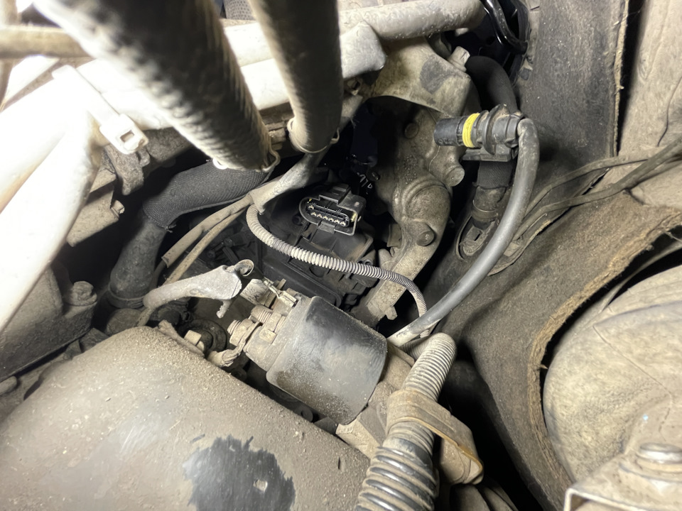 Вид снизу. — Mercedes-Benz E-Class (W211)