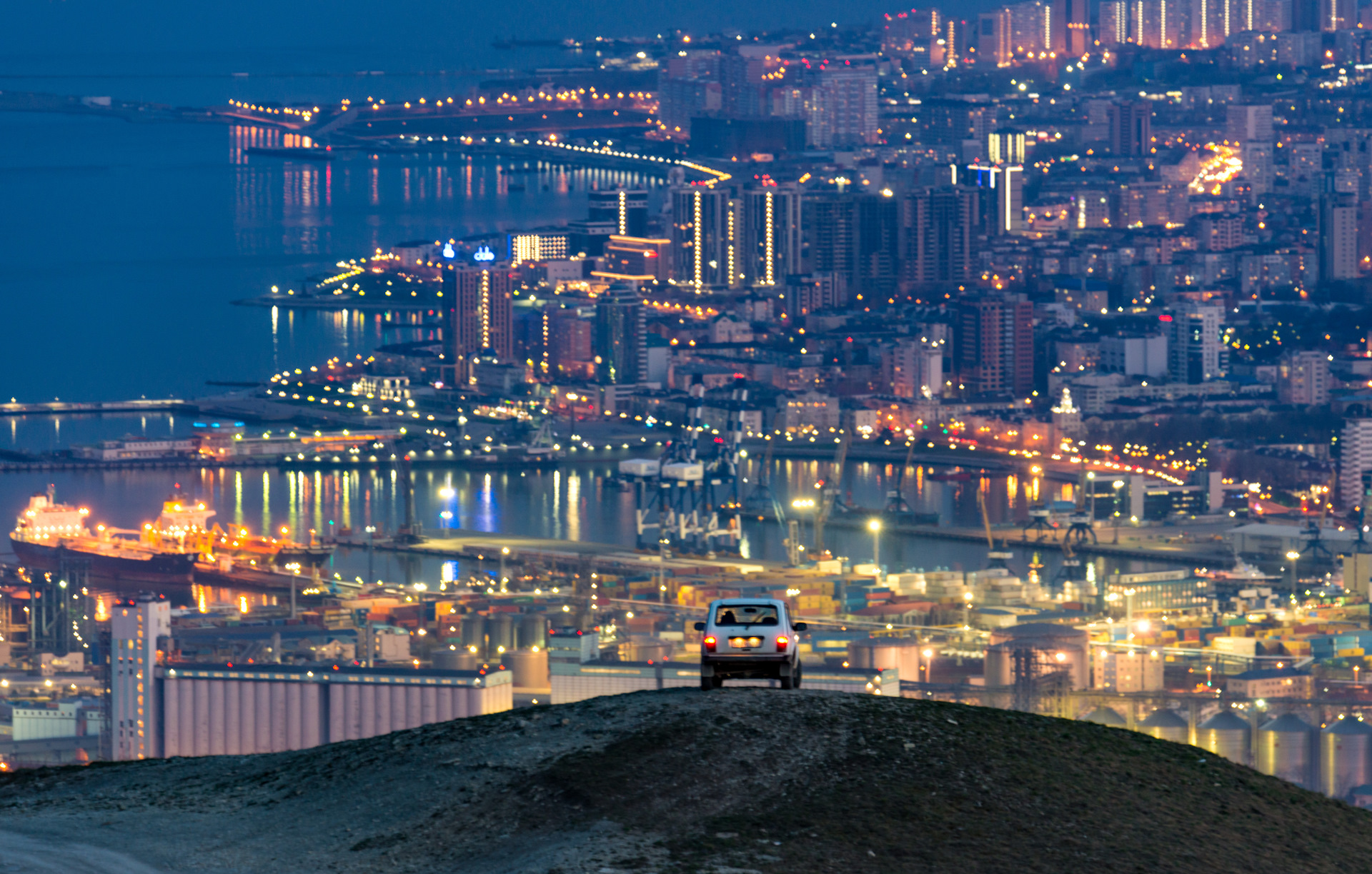 Новороссийск фото города. Новороссийск / Novorossiysk. Ночной Новороссийск. Вечерний Новороссийск. Новороссийск ночью.