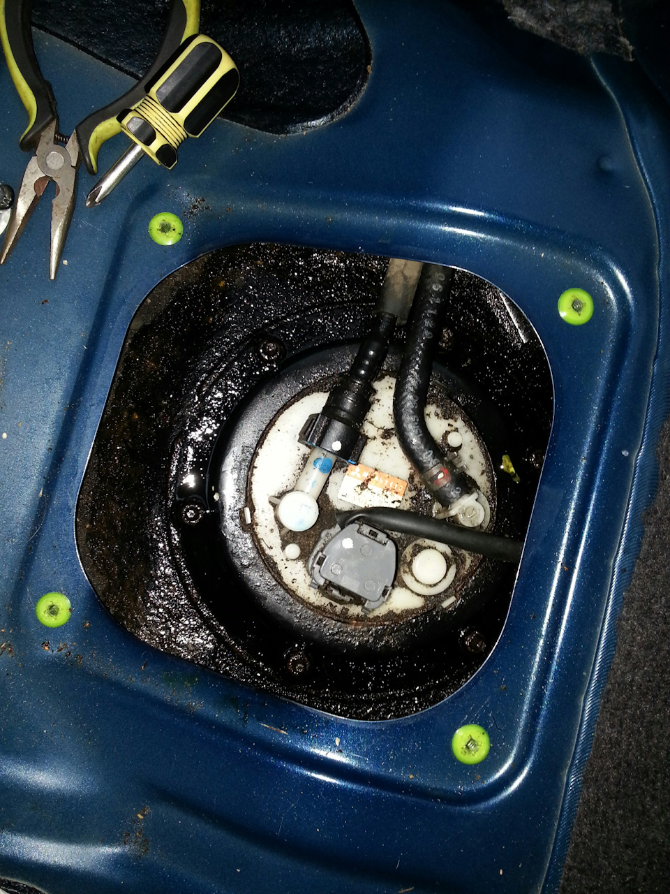 Расход масла после замены МСК. — Peugeot 3008 (1G), 1,6 л, 2011 года ...