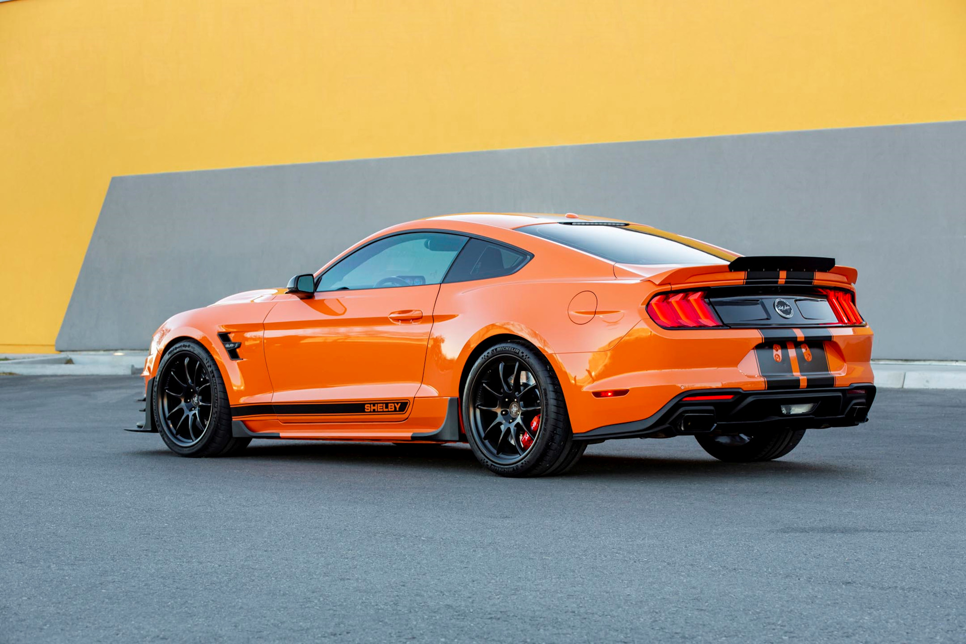 Ford mustang shelby gt500 образца 2020 года