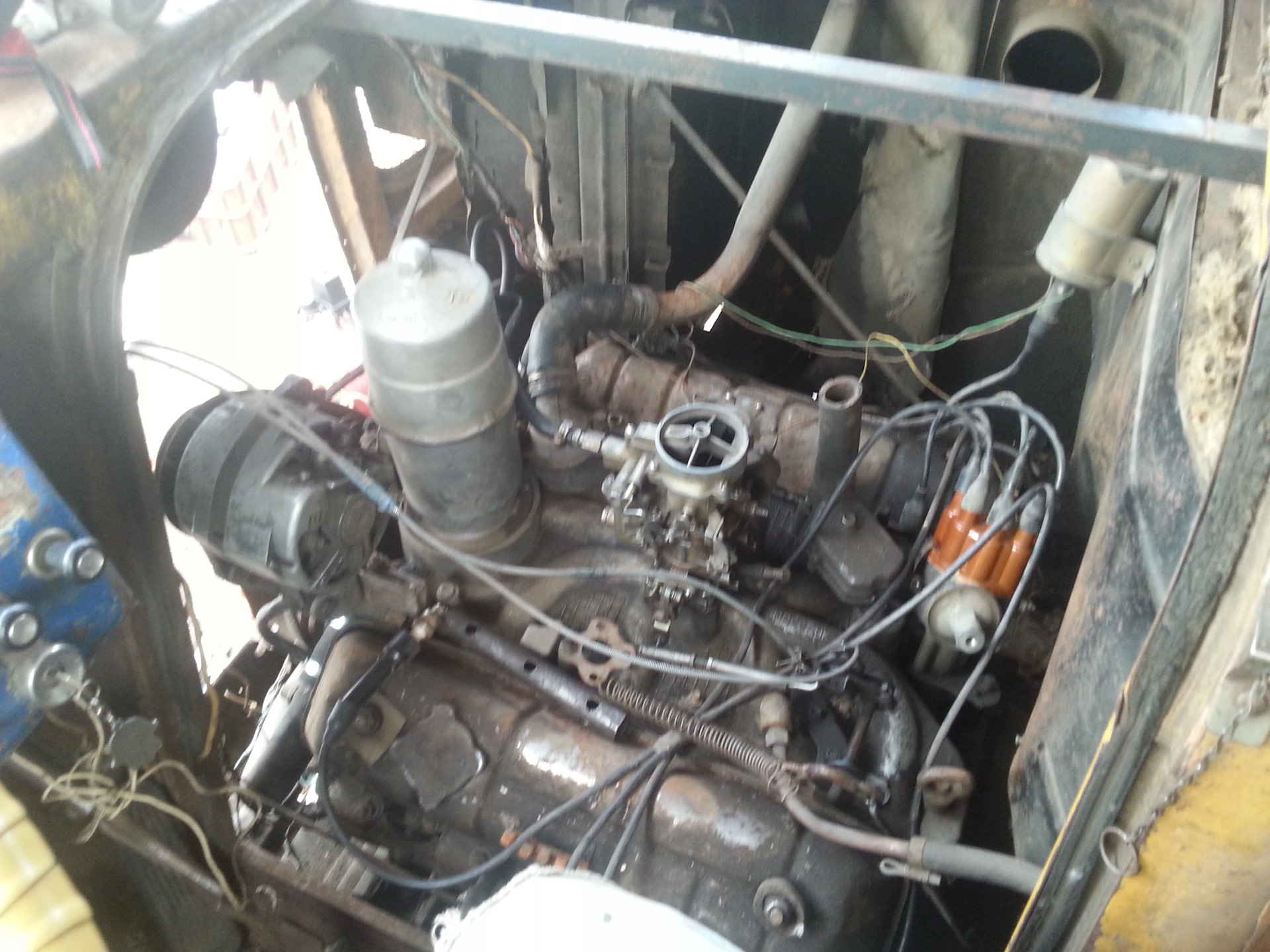 Двигатель газ паз. ПАЗ 672 двигатель. ЗМЗ 672 двигатель. ПАЗ 3205 двигатель ЗМЗ. Мотор ГАЗ 53 карбюраторный ПАЗ.