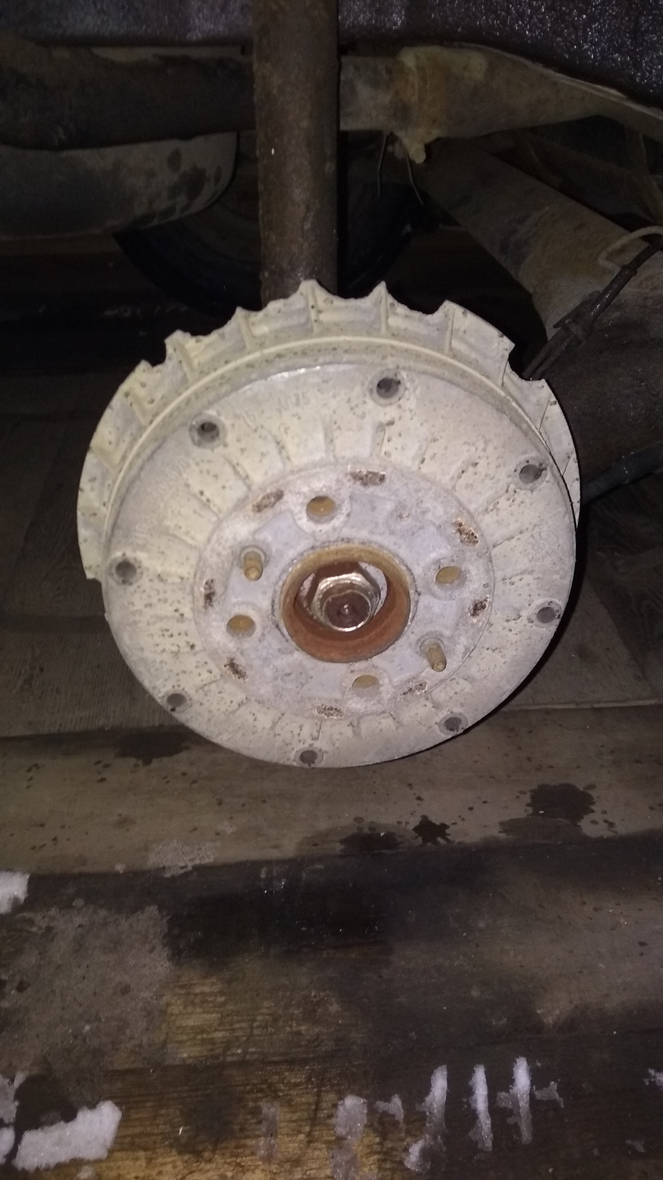 #9 Замена тормозных барабанов — Lada Приора седан, 1,6 л, 2012 года ...