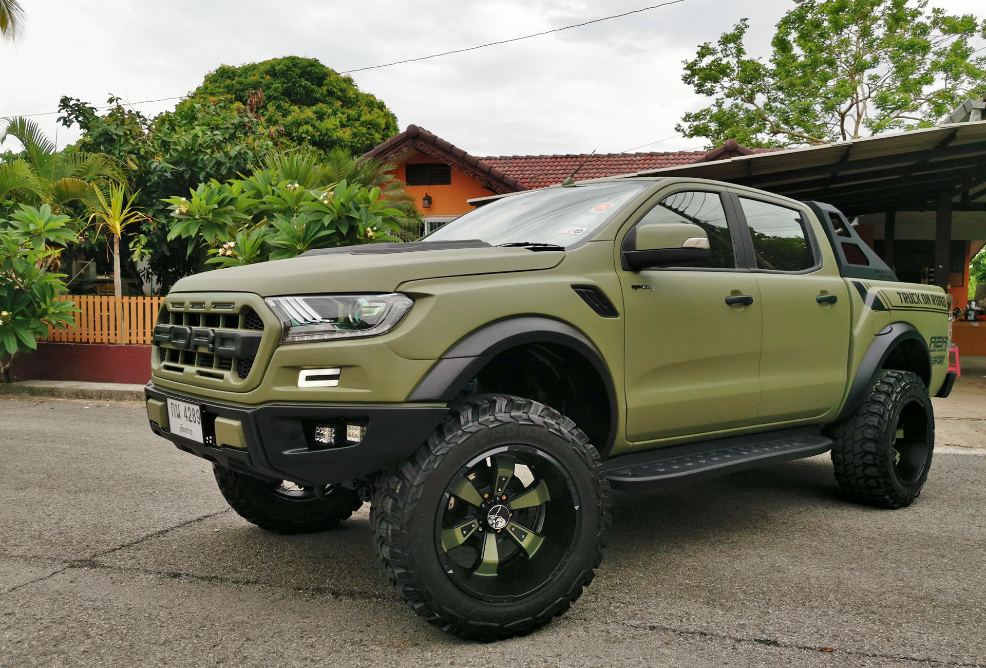 Ford f150 Raptor хаки