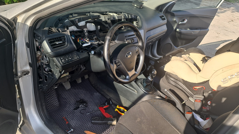 Достаём ключ — KIA Rio (3G), 1,6 л, 2015 года | визит на сервис | DRIVE2