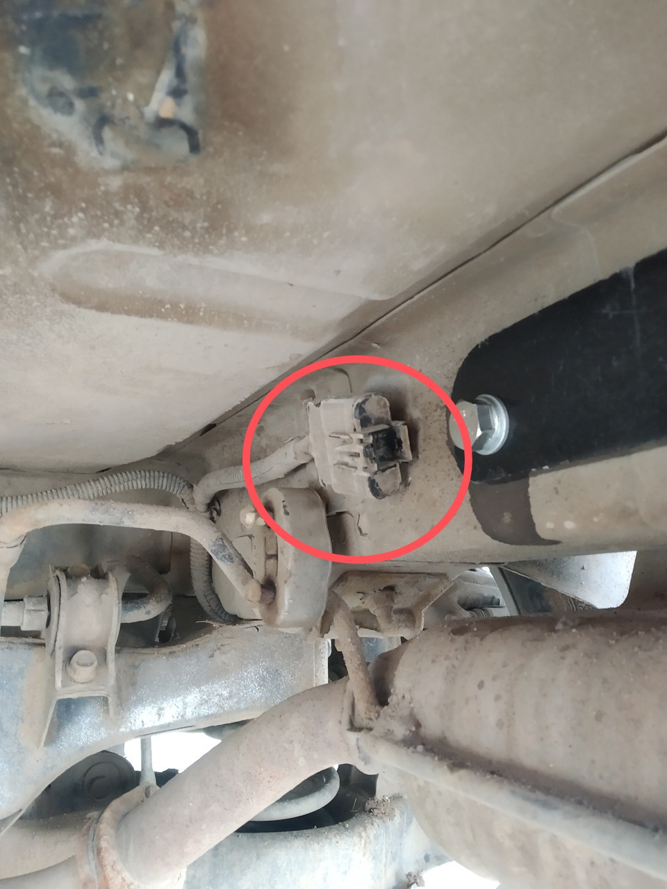 Установка фаркопа "Трейлер". — Chevrolet Captiva (1G), 3,2 л, 2007 года ...