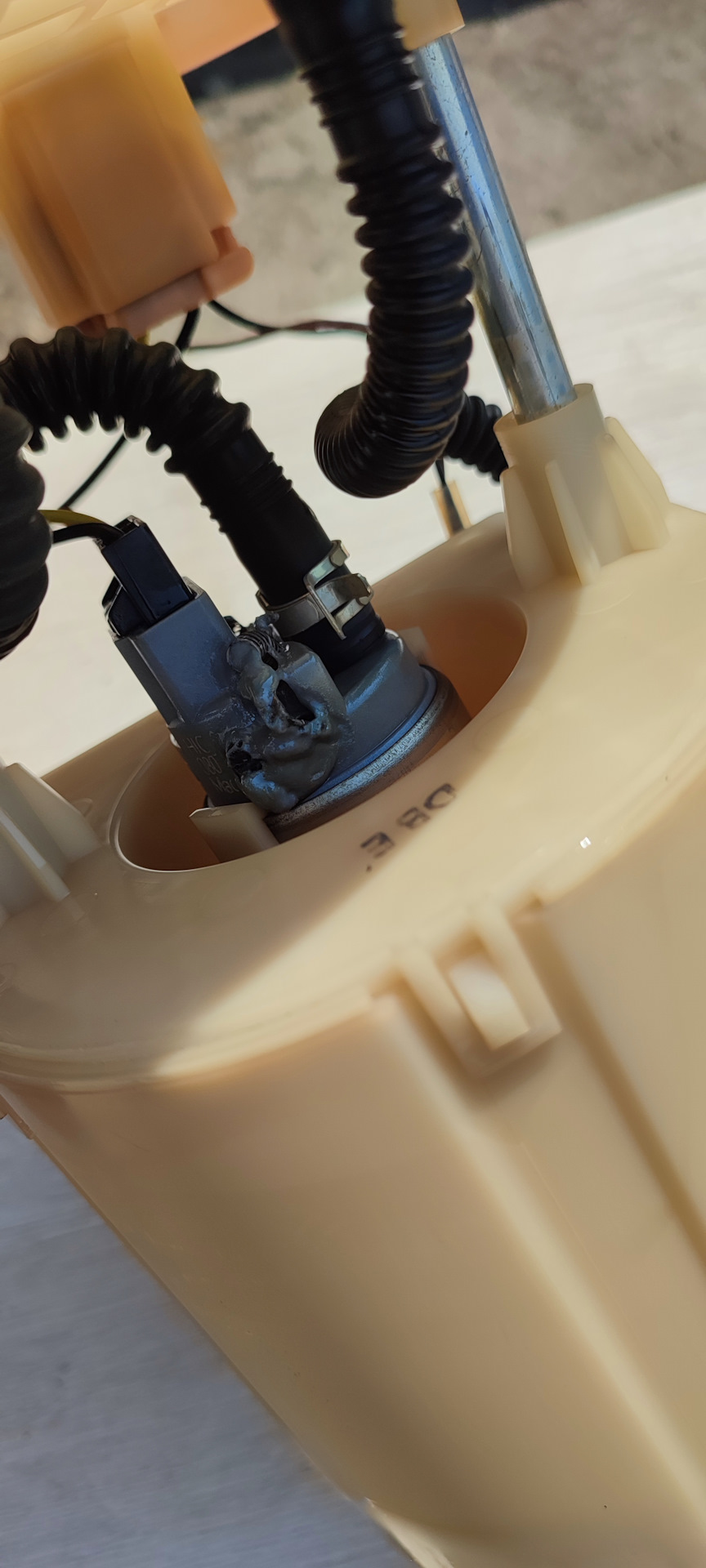 Сгорел бензонасос — SsangYong Kyron, 2,3 л, 2009 года | своими руками ...