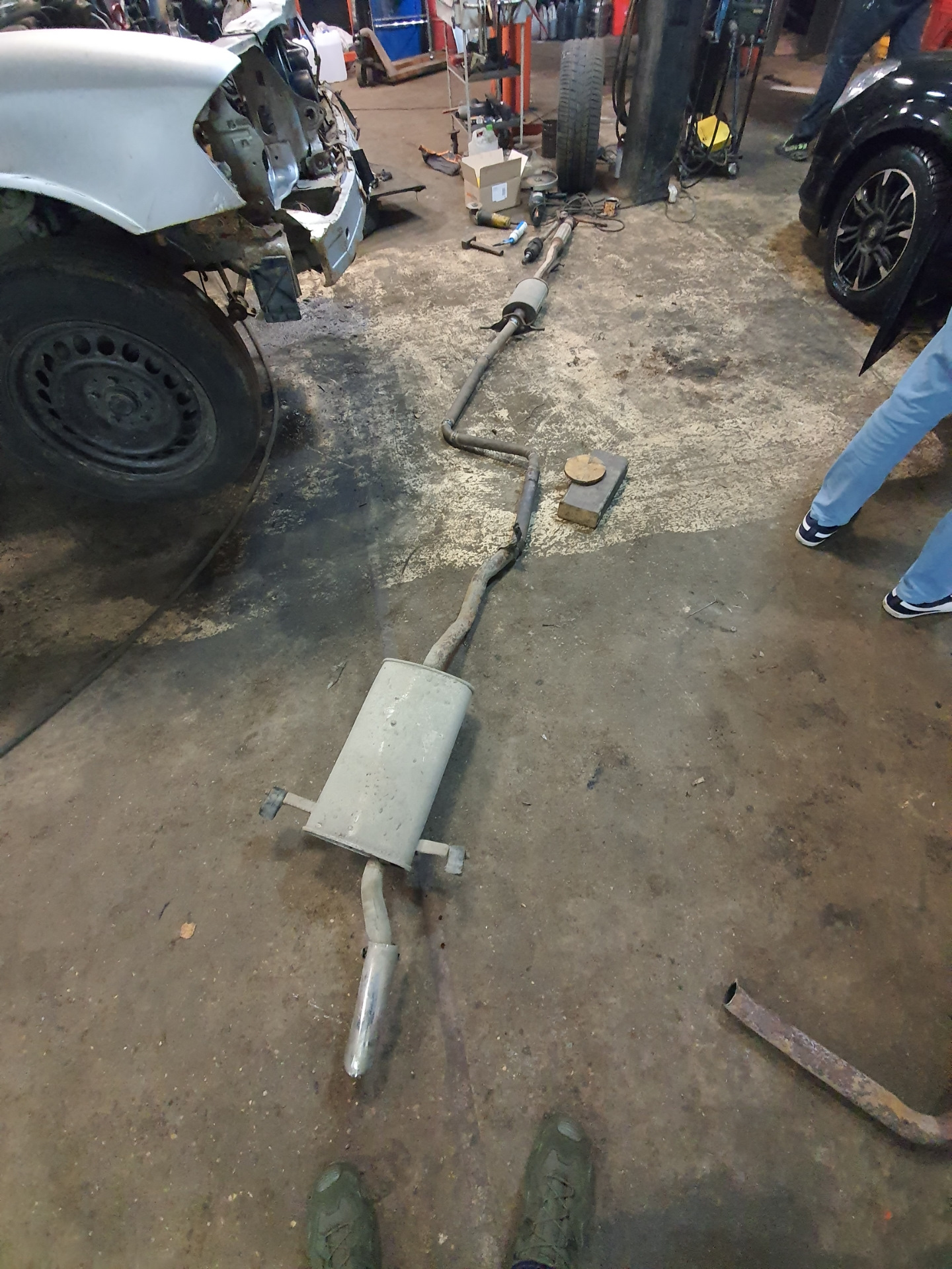 Ремонт арки крыла и глушителя. — Nissan Bluebird (T12/T72), 2 л, 1988 ...