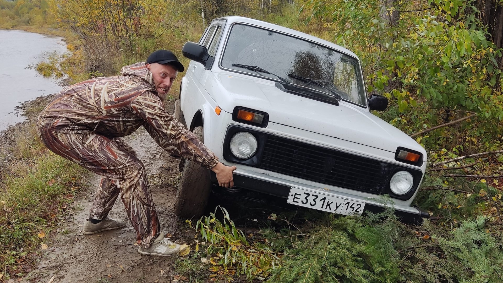 Lada 4x4 3D 1.7 бензиновый 2009 | Едет не быстро, за то ве на DRIVE2