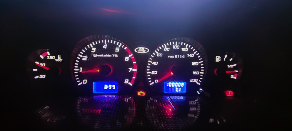 Приборная панель с двухканальным плавным розжигом, тест стрелок ...