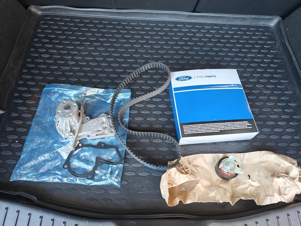 Замена ГРМ — Ford Focus Hatchback III, 1,6 л, 2012 года | плановое ТО ...