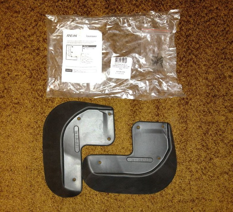 Установка передних брызговиков, замена левого удлинителя подрамника ...